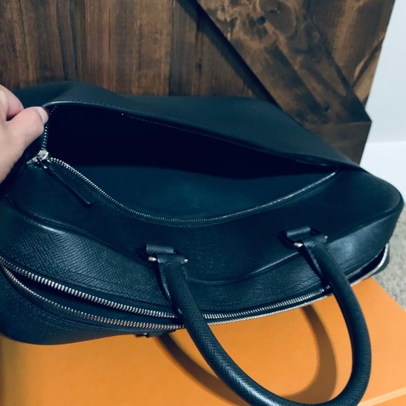 ‼️SOLD @ ANOTHER PLATFORM‼️🔥AUTH LV ARDOISE TAIGA PORTE-DOCUMENTS 🔥 - Picture 8 of 9